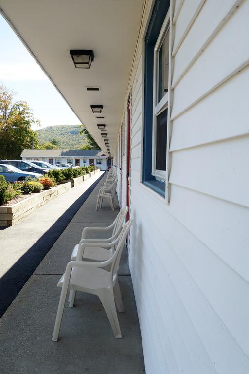 Monument Mountain Motel Great Barrington Exterior foto